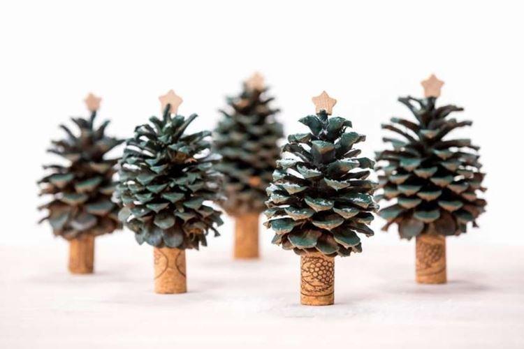 Sapin de Noël DIY fait de cônes - photos et idées