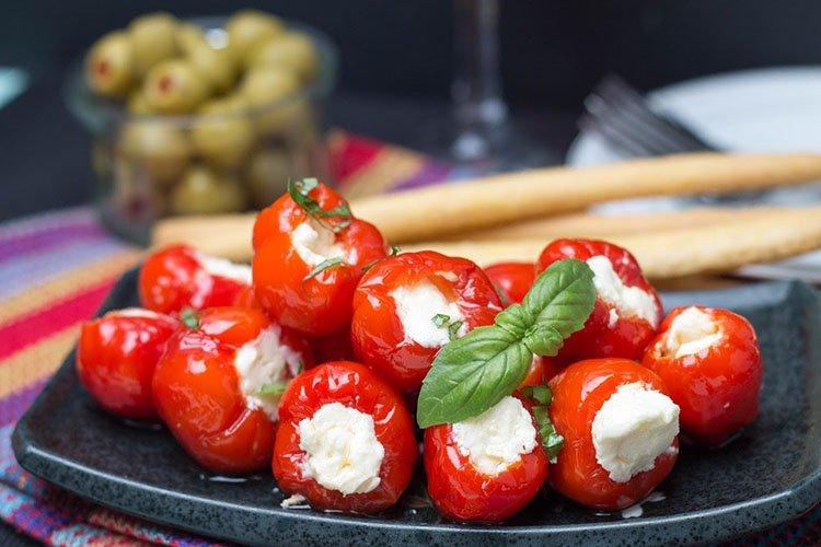 Poivrons farcis à la feta et tomates - recettes