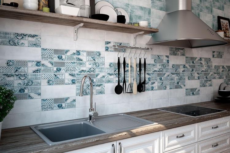 Tablier de cuisine en carreaux de céramique