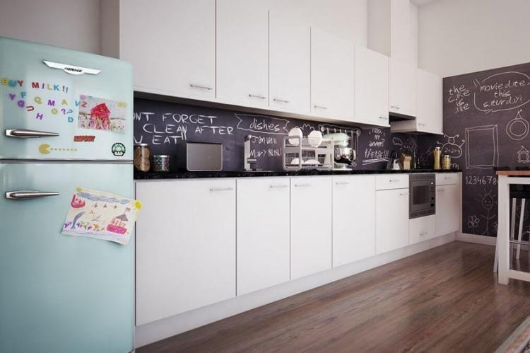 Tablier dans la cuisine avec peinture ardoise