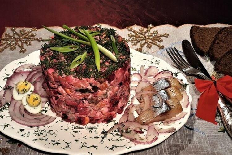 Salade de viande, hareng et betteraves Salade de viande, hareng et betteraves