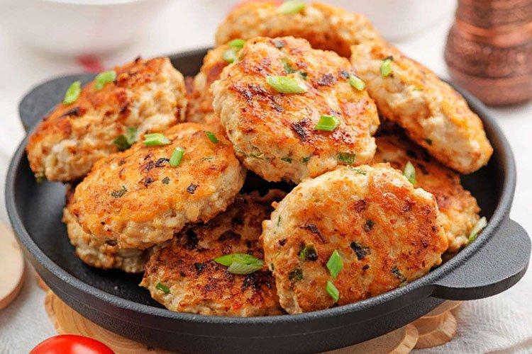 Filet de poulet et escalopes de chou-fleur