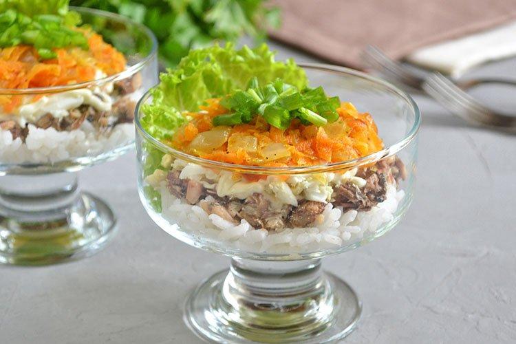 Salade de riz et poisson fumé Bûche