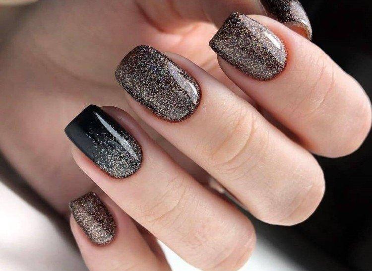 Manucure à paillettes noires