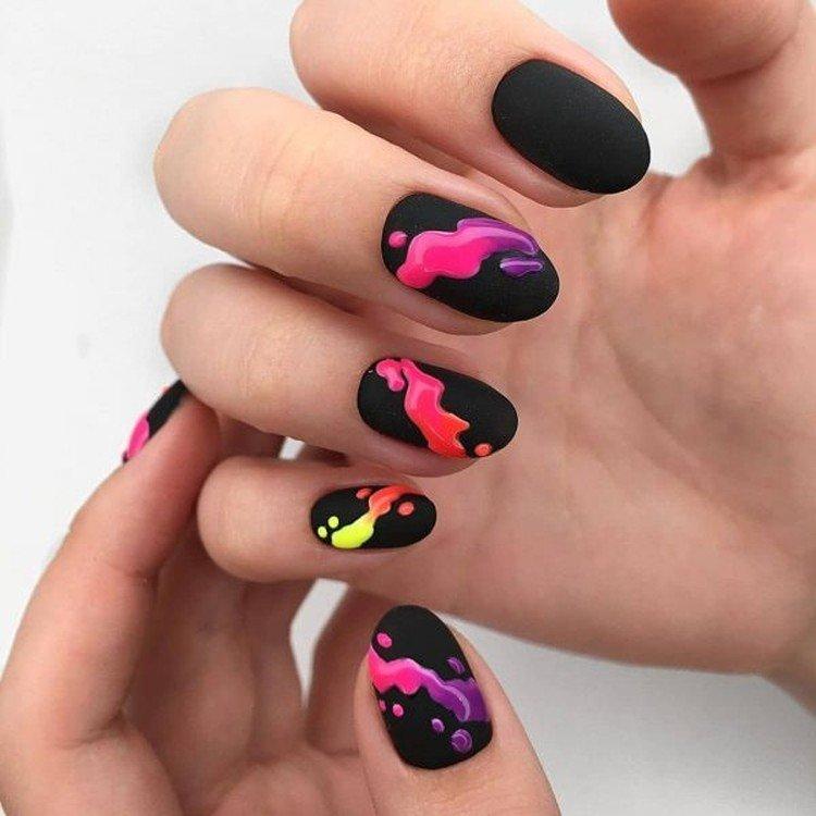 Manucure noire - photos et belles idées