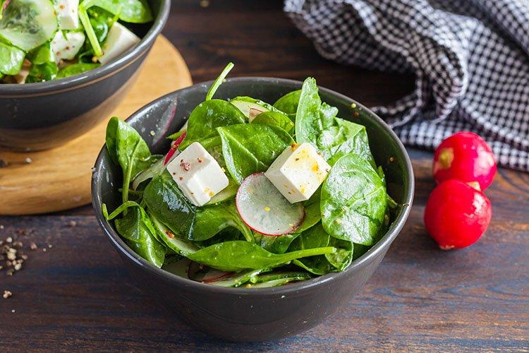 Salade de céleri aux épinards