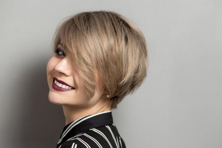 Carré bob gradué frais et volant