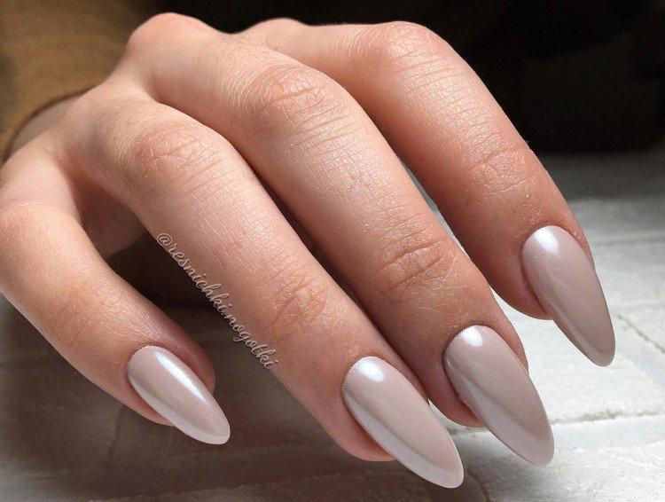 Manucure nue avec frotter