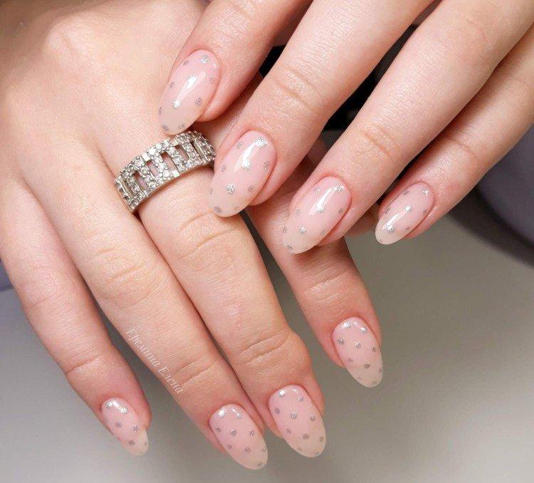 Manucure nue - photos et idées