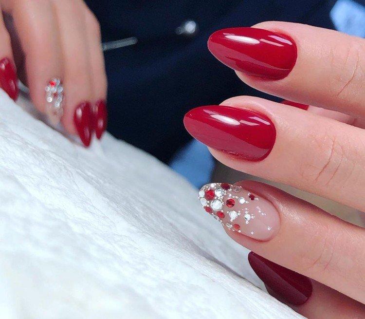 Manucure rouge - photo et belles idées