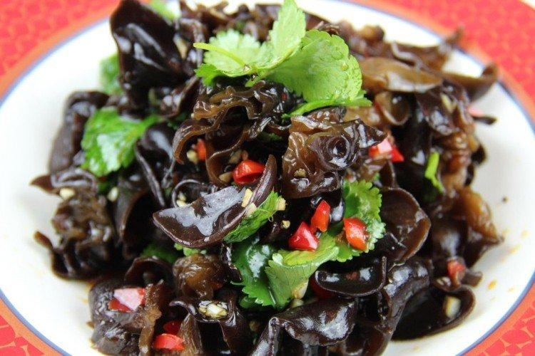 Salade de champignons des arbres chinois