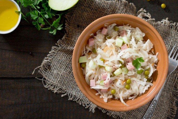 Salade de jambon, choucroute et petits pois
