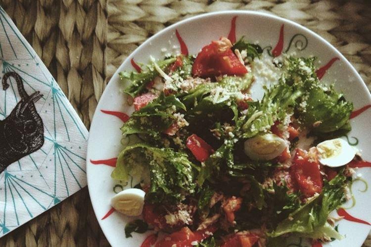Salade de thon, câpres et oeufs de caille