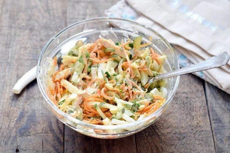 Salade coréenne au poulet fumé