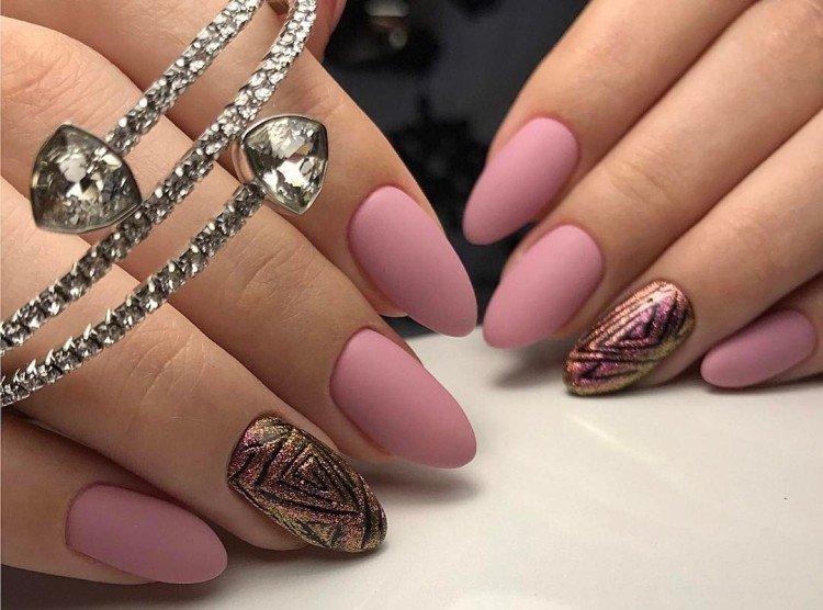 Manucure rose - photos et idées