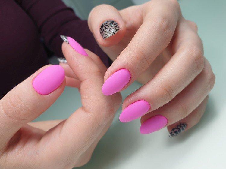 Manucure rose - photos et idées