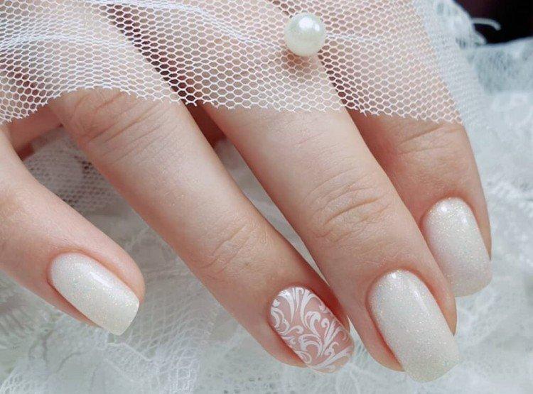 Manucure de mariage blanc