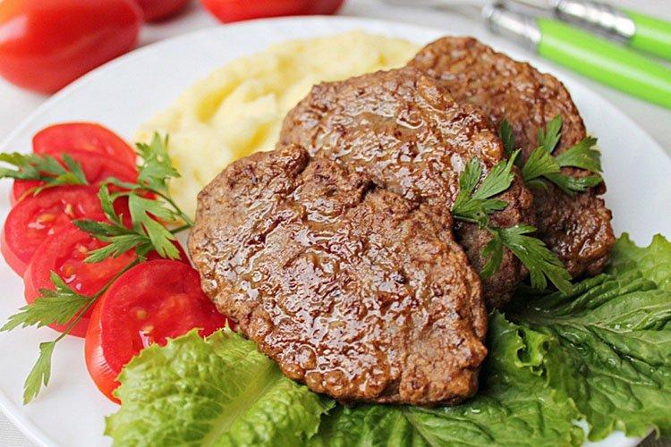 Escalopes de foie de boeuf aux légumes