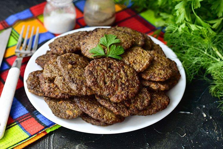 Escalopes de foie de boeuf aux carottes et oignons