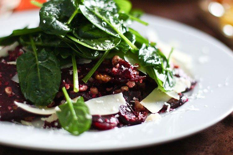 Salade de betteraves aux épinards sauce miel