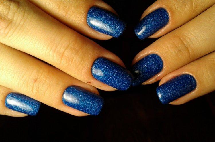 Manucure bleue - photos et idées