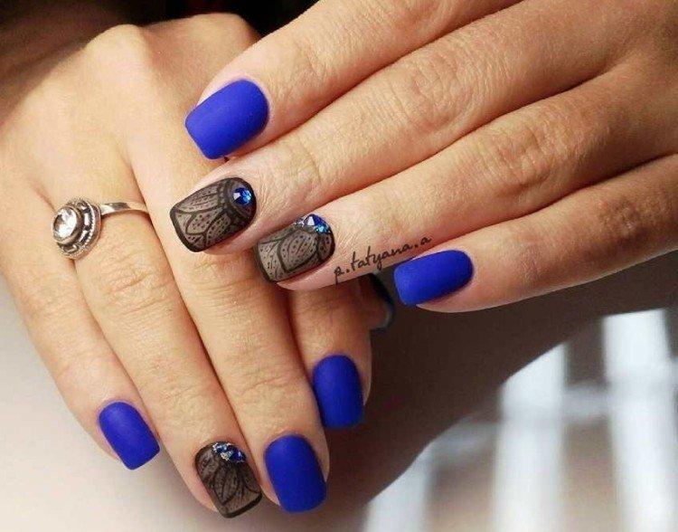 Manucure bleue - photos et idées