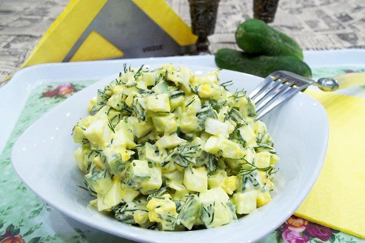 Salade aux œufs durs et aux concombres