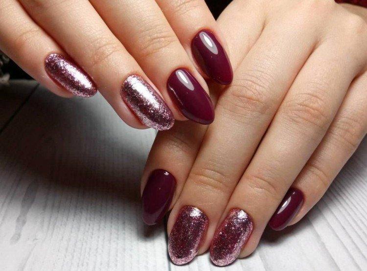 Manucure pailletée bordeaux