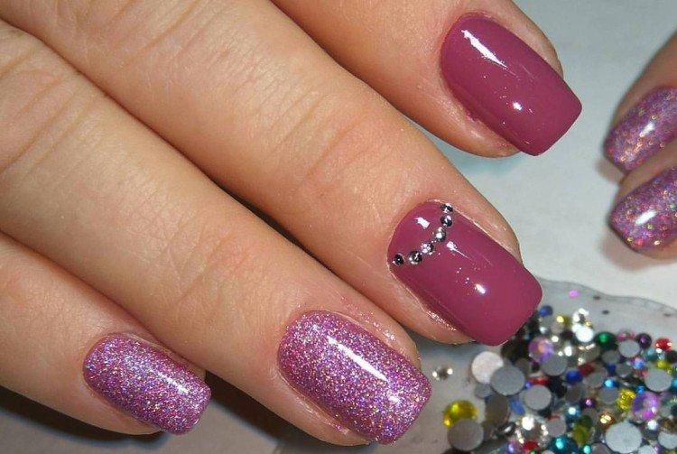 Ongles carrés pailletés