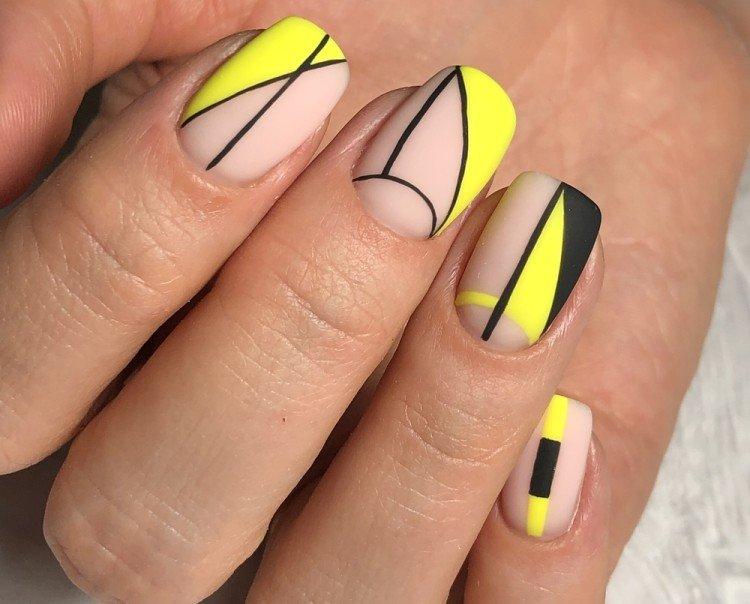 Manucure diagonale pour ongles carrés