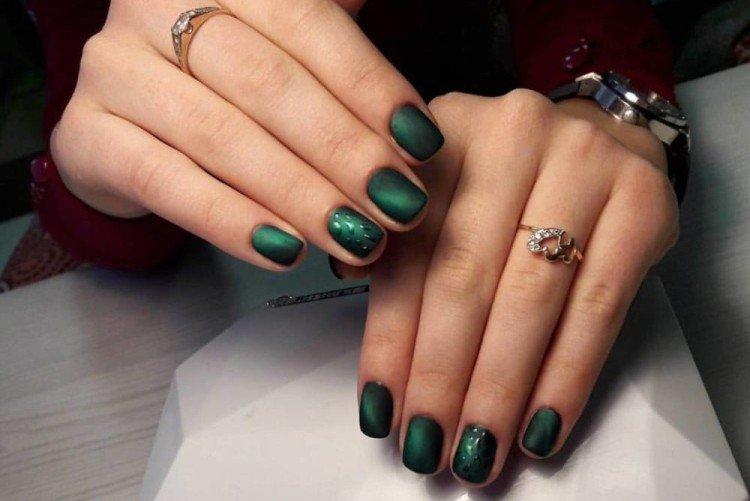 Manucure oeil de chat mat