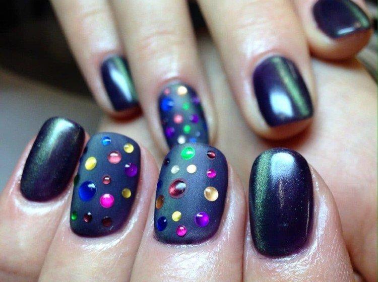 Manucure oeil de chat - photos et idées