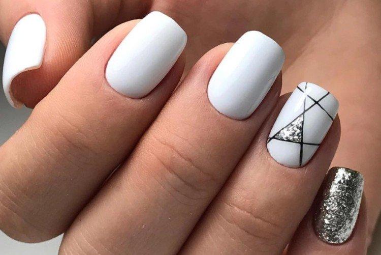 Manucure à paillettes et motifs