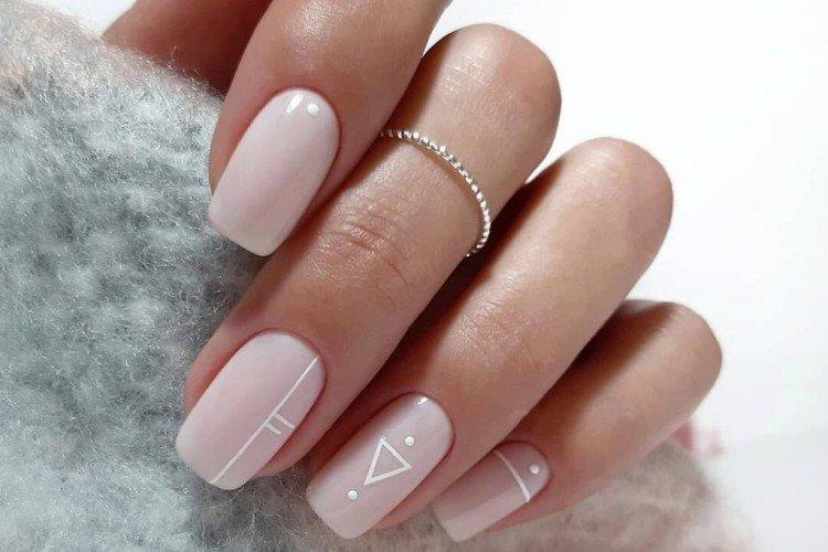 Manucure blanche et lait