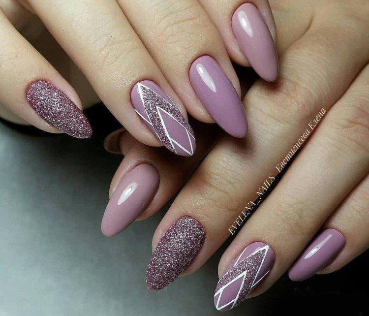 Manucure avec vernis gel pour ongles longs