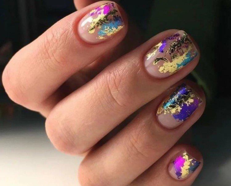 Conception d'ongles en feuille