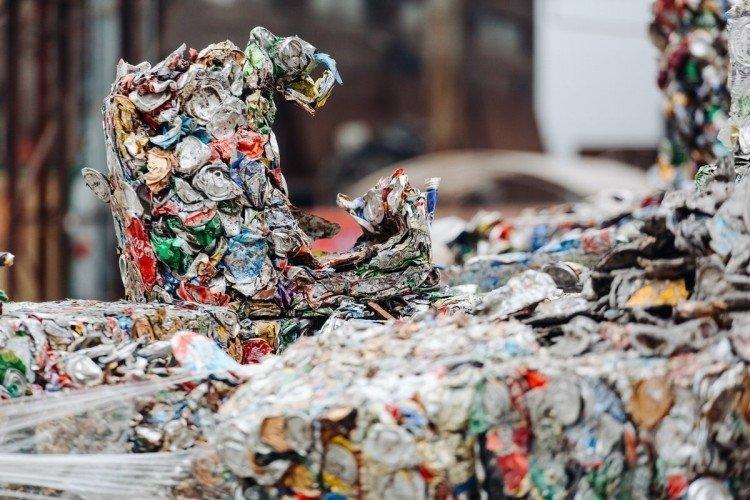 Fabriqué à partir de matériaux recyclés (2017)