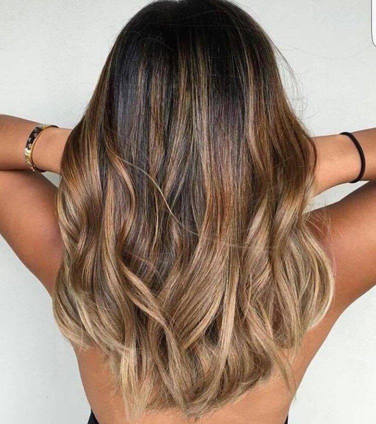 Balayage pour cheveux noirs - photos et idées