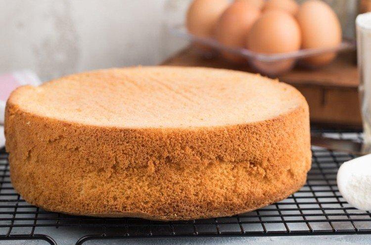 Gâteau éponge au lait chaud