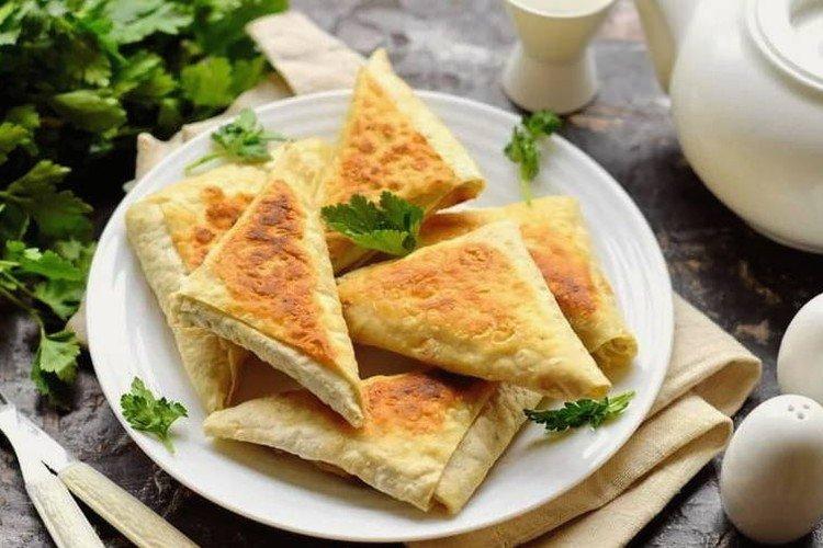 Enveloppes de lavash au fromage fondu