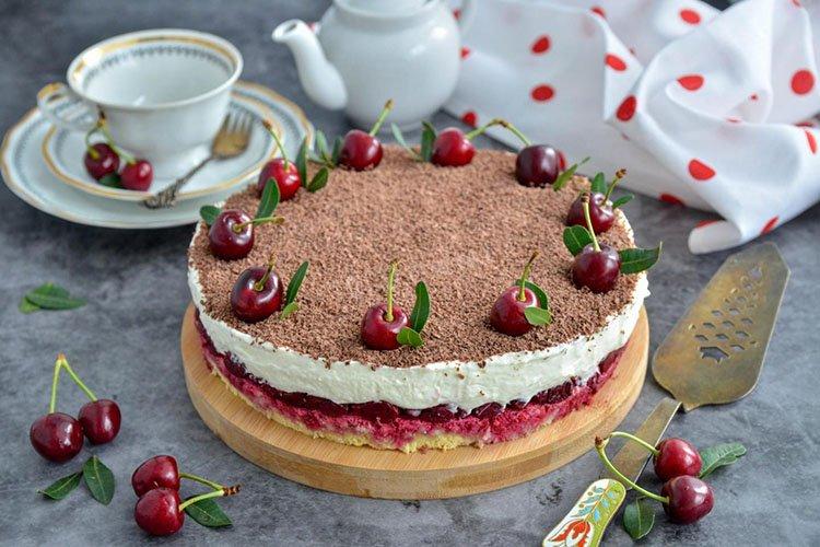 Gâteau mousse aux cerises maigre
