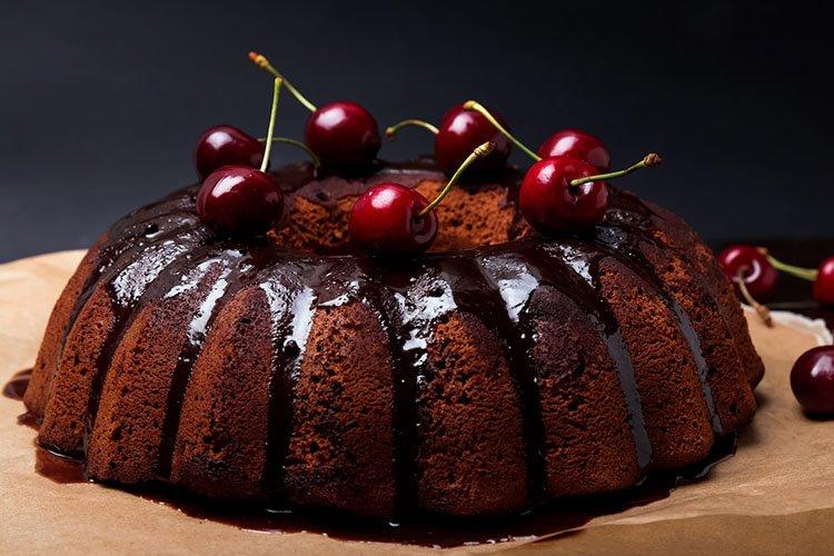 Gâteau maigre au chocolat et aux cerises