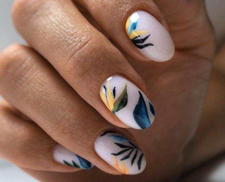 Manucure de printemps avec des dessins