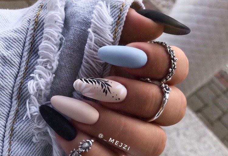 Manucure de printemps pour ongles longs