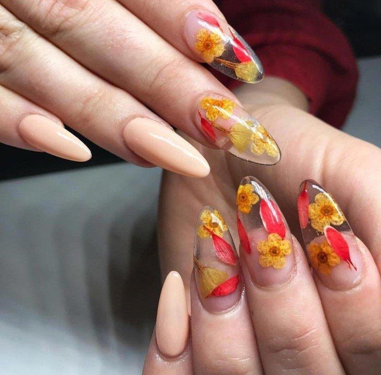 Manucure ongles longs