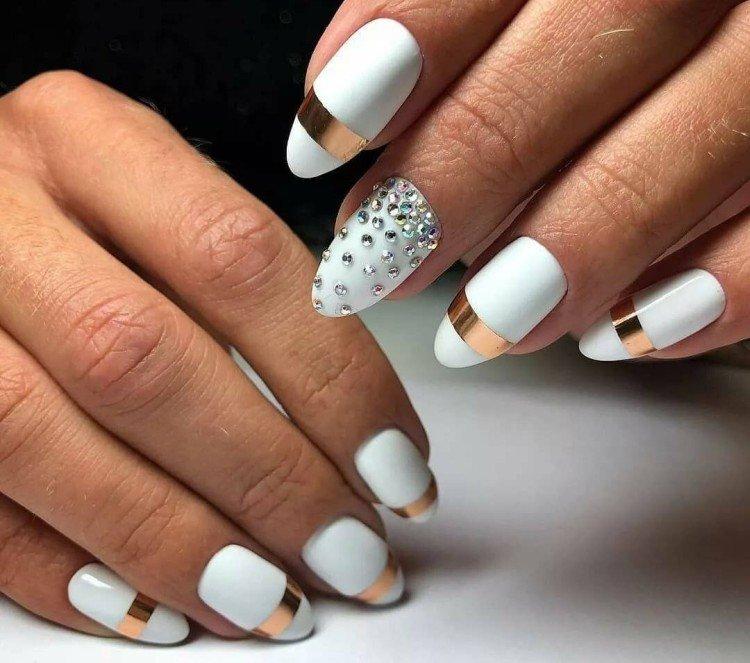 Manucure volumétrique pour ongles longs