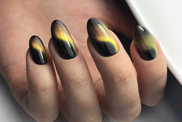 Oeil de chat sur les ongles ovales