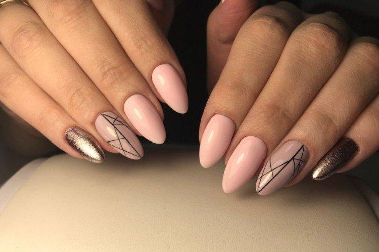 Manucure diagonale sur ongles ovales