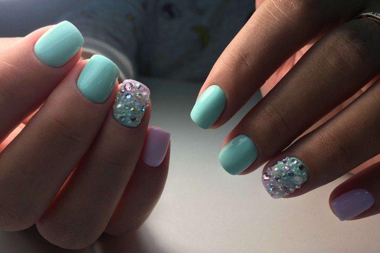 Manucure à la menthe