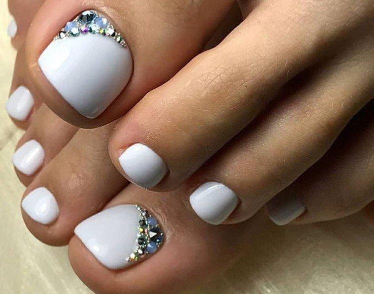 Pédicure avec strass